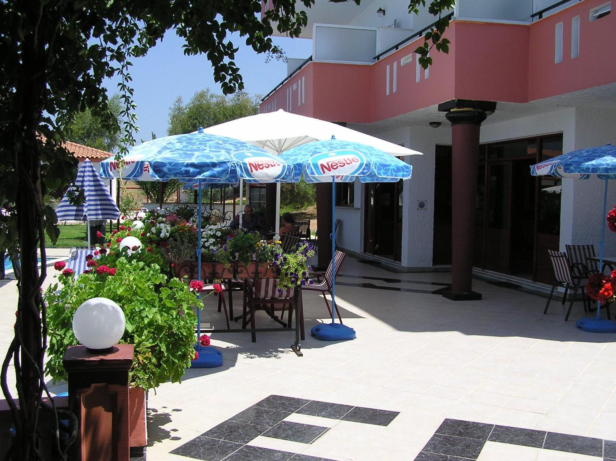 Knossos Aparthotel Panormos  Exterior photo
