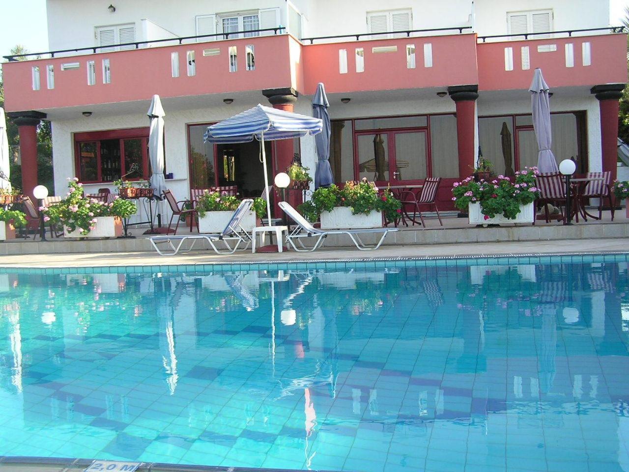 Knossos Aparthotel Panormos  Exterior photo